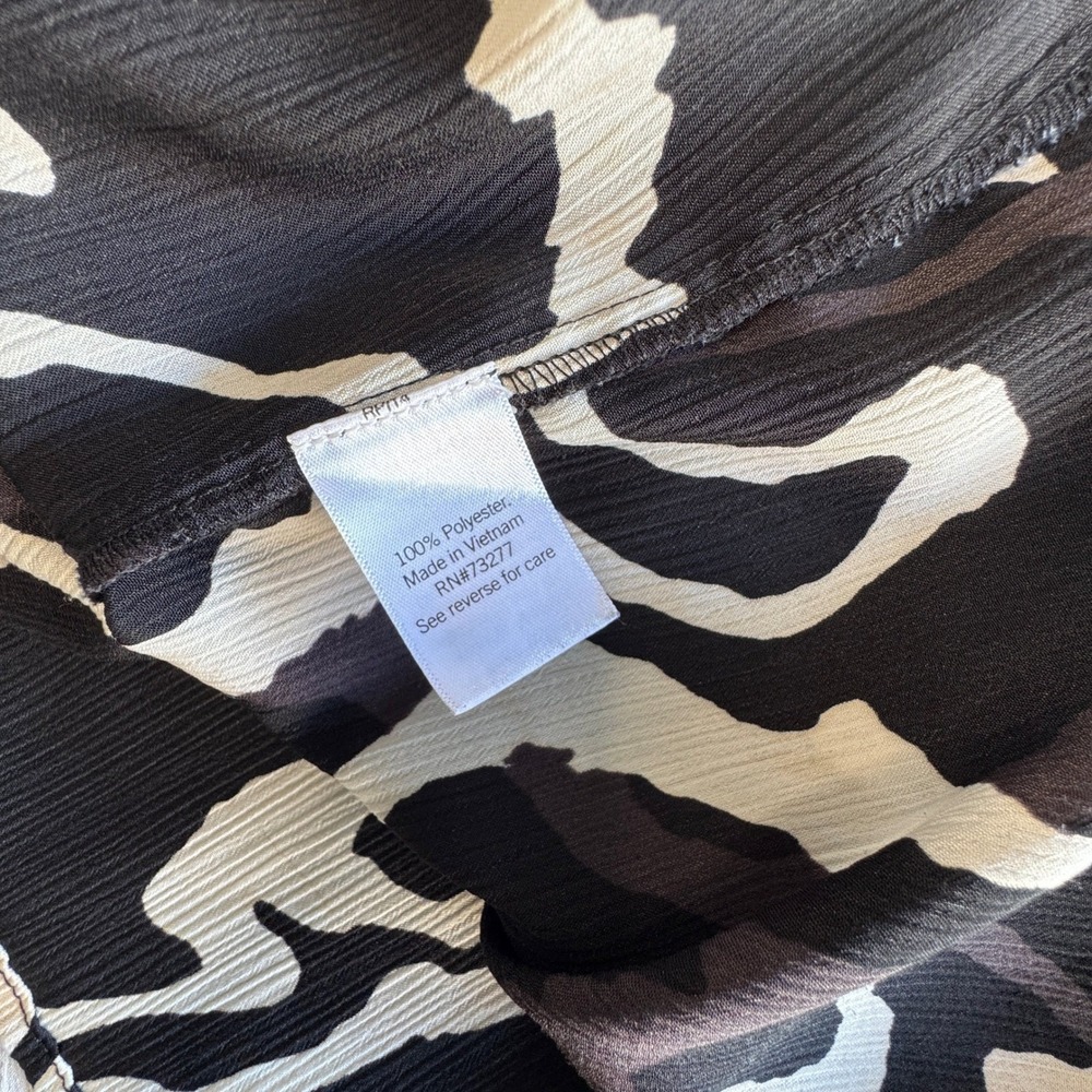 Nine West Women Black White Abstract Print Ruffle Tie Neck Blouse Size L - Picture 3 of 4